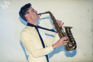 DJ met saxofonist boeken visual 1